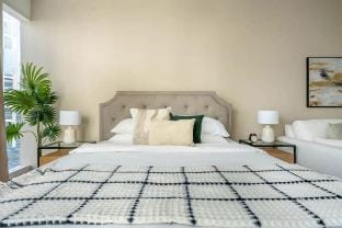 Beautiful Studio Apartment with Canal and Seaview Vacation rental in Dubai