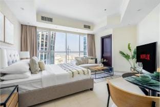 Luxury Studio Apartment With Canal View & Seaview Vacation rental in Dubai