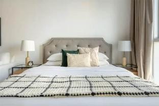 Elegant Studio w/ Partial sea View in Business Bay Vacation rental in Dubai