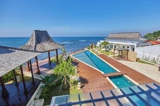 Sukawati Beachfront Luxury 4BDR Villa Private Pool Villa in Kuta