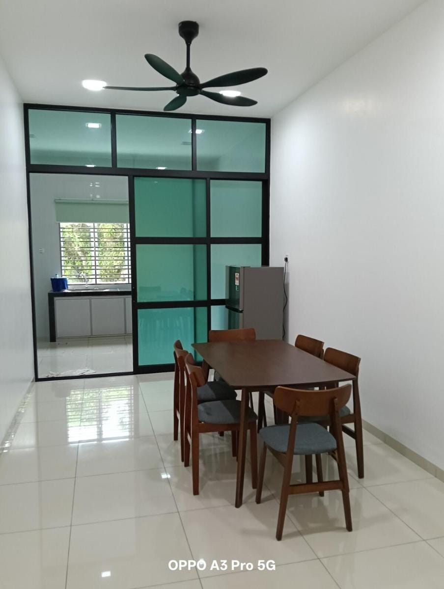 PaddyView 2-storey GuestHouse 15px 4R3B [稻田中央民宿］ Vacation rental in Selangor, Malaysia