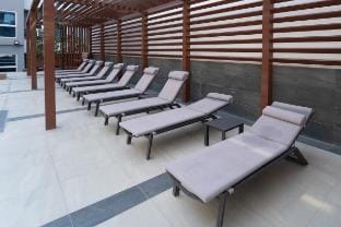 Brown Stone - Circle Mall Jvc Vacation rental in Dubai