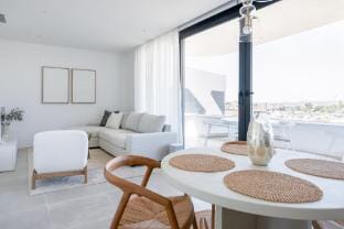 Stylish Luxury Suite with Terrace in Higueron Apartment in Fuengirola
