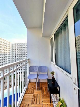 Condo Hotel near Mall of Asia with Balcony Vacation rental in Pasay