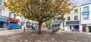 Three Bed Flat in Belsize Park–Families & Business Apartment in London Borough of Camden