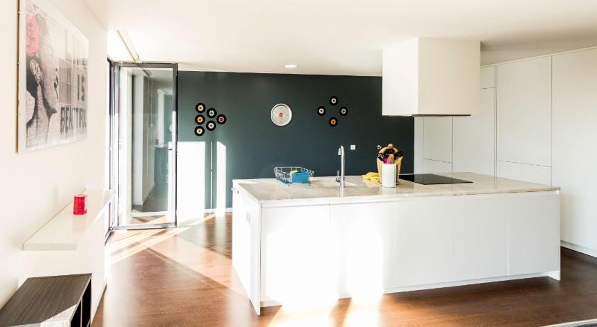 Guest H4U - Bonjardim Pop Art City Center Apartment in Porto