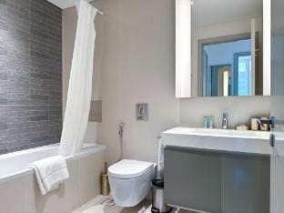Vibrant 1BR Apartment with Marina   Ocean View Apartment in Dubai