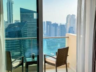 Scenic view studio Dubai Marina Apartment in Dubai