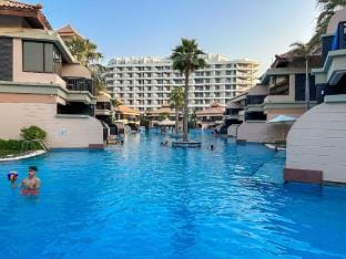 Elegantly Renovated 1BR Apartment at 5 Star Resort Apartment in Dubai