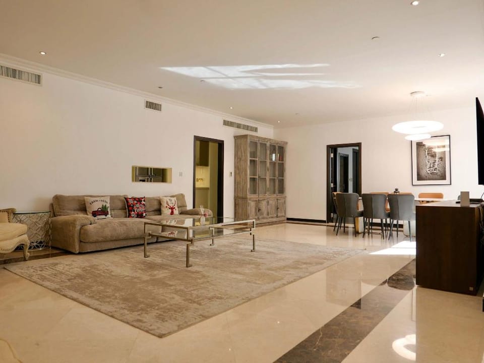 Spacious 4BR Duplex with Terrace - JBR Apartment in Dubai