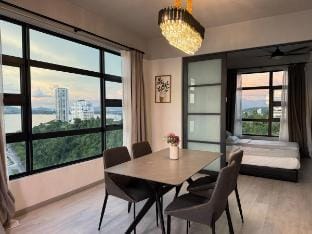 Cozy JQ Level 25 | Full Sea&Sunset View | Vacation rental in Kota Kinabalu