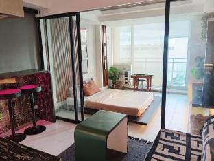 Steps from Beach Urban Resorts - City View Vacation rental in Paranaque