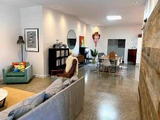 Designer, 4 Bd Converted Loft | Minutes to SkyCity Vacation rental in Auckland