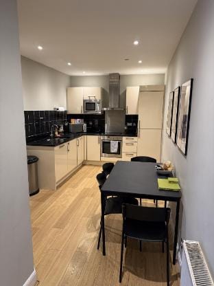 Union Terrace Garden View Apartment in Aberdeen