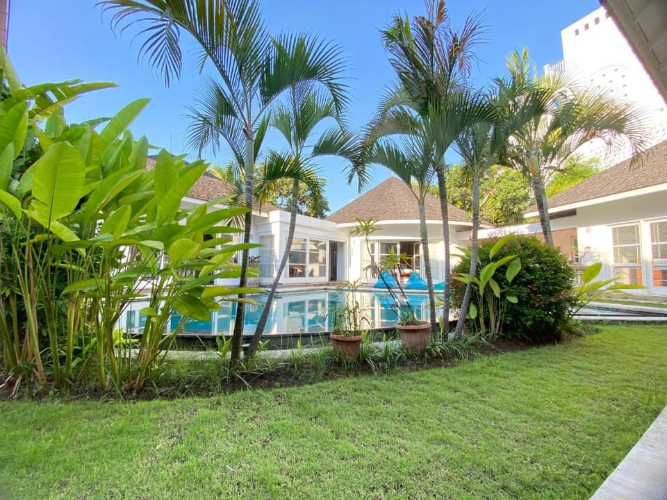 Batu Bolong Residence Hotel in North Kuta