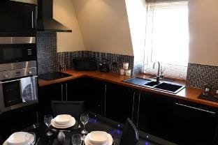 Prime 2 Bedroom City Centre Apt Apartment in Aberdeen