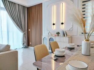 Sky 88 Super High LV45 3R3B@ 8-12Pax Vacation rental in Johor Bahru
