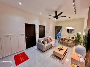 KSL Century Muji @3R2B Gather Landed House 8-14Pax Vacation rental in Johor Bahru