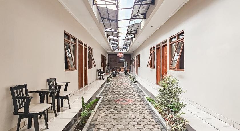 Wisma Brata Mitra RedDoorz Hotel in West Java