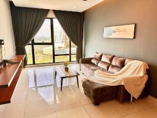 Mosaic 2+1 Bedroom Grey Haven 6-11pax Vacation rental in Johor Bahru