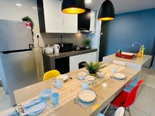 Mosaic 2+1 Bedroom Grey Haven 6-11pax Vacation rental in Johor Bahru