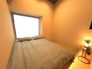 Traditional Japanese Room! USJ-9minutes /sleep4ppl Vacation rental in Osaka