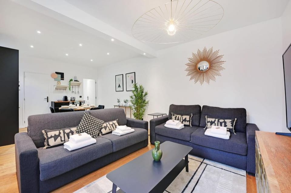 Private terrace apartment -1BDR/ 6P-SacrÃ©-CÅ“ur Apartment in Paris