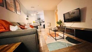 Entire City Centre Skyline apartment + Parking Vacation rental in Birmingham