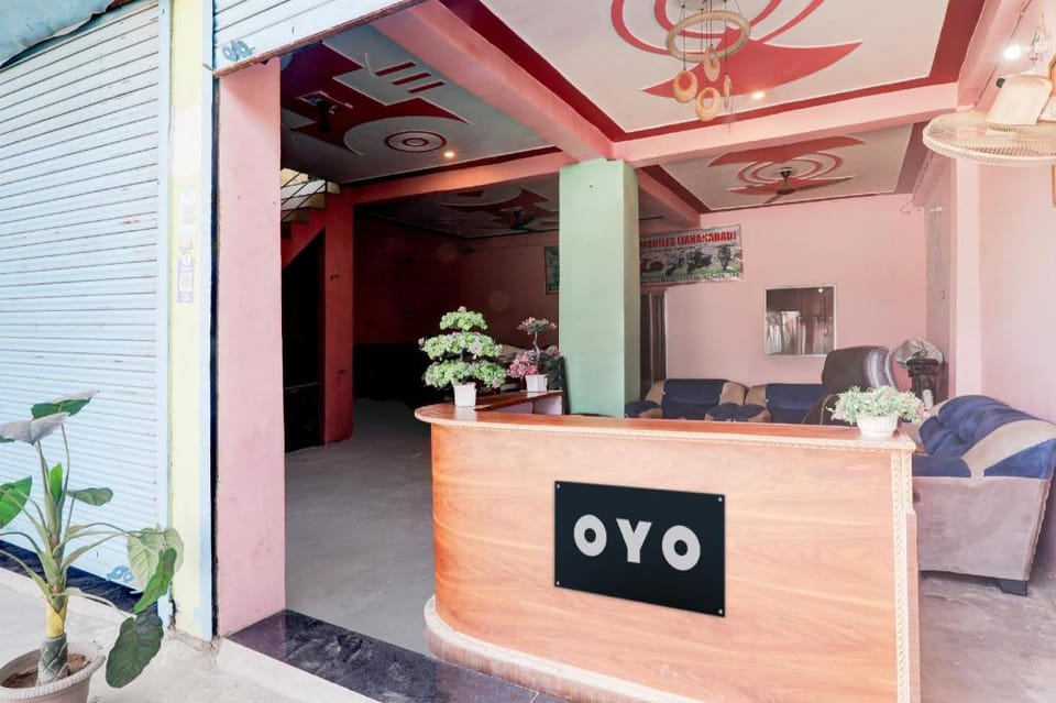 SPOT ON by OYO Green Indian Hotel And Rooms Hotel in Uttar Pradesh