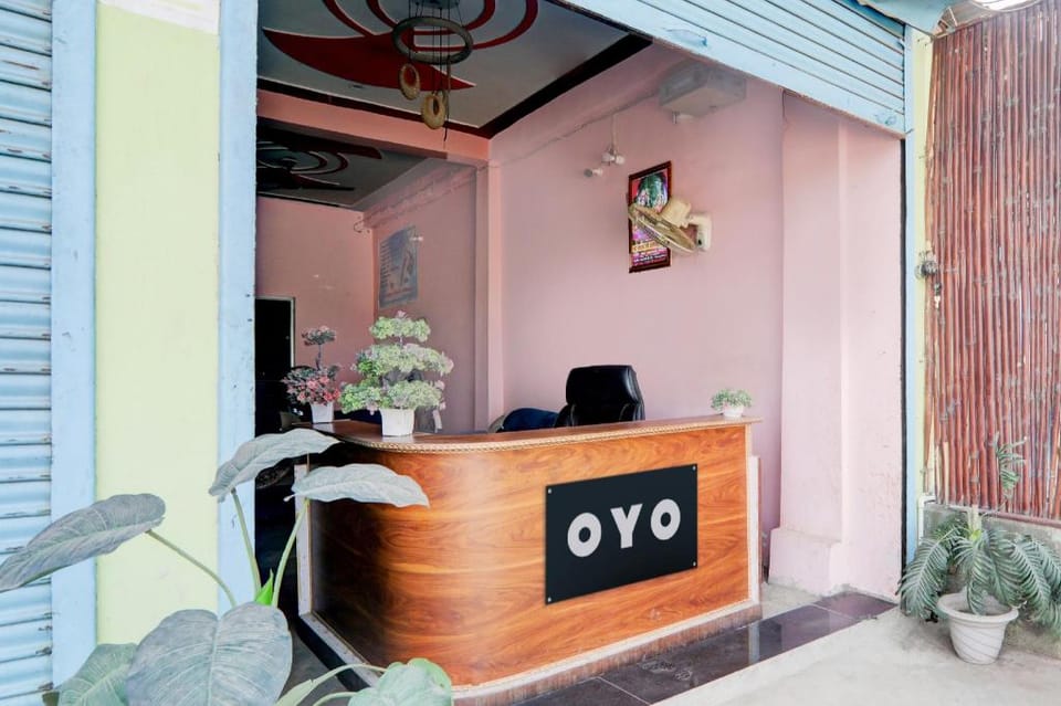 SPOT ON by OYO Green Indian Hotel And Rooms Hotel in Uttar Pradesh