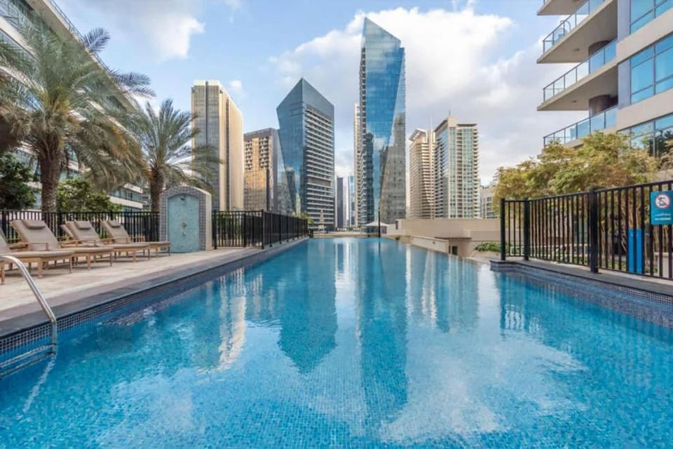 Livbnb-Stylish 1BR with Marina Views Close to the Beach Apartment in Dubai