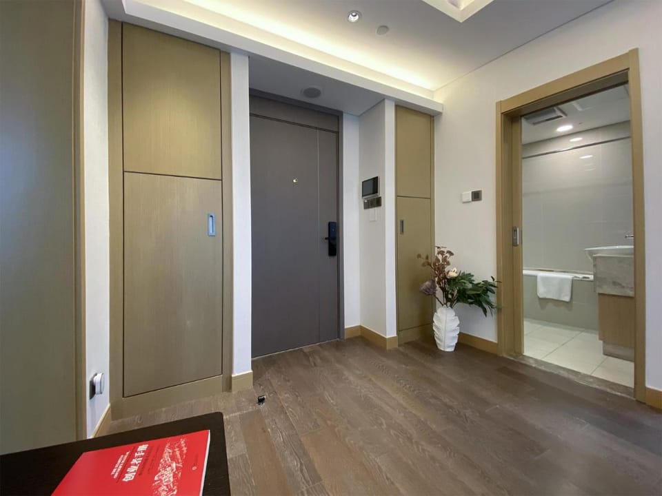 Tyms APT Hengshan RD Near IAPM K11 Line9 Apartment in Shanghai