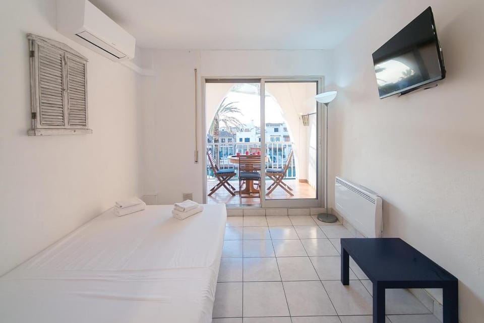 WELCS Estudio 229 EMP con vista al canal Apartment in Alt Empordà