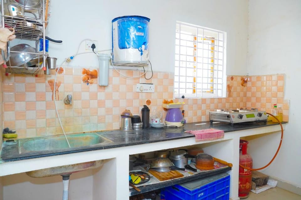 Luxury AC Private Room - Men Vacation rental in Tamil Nadu