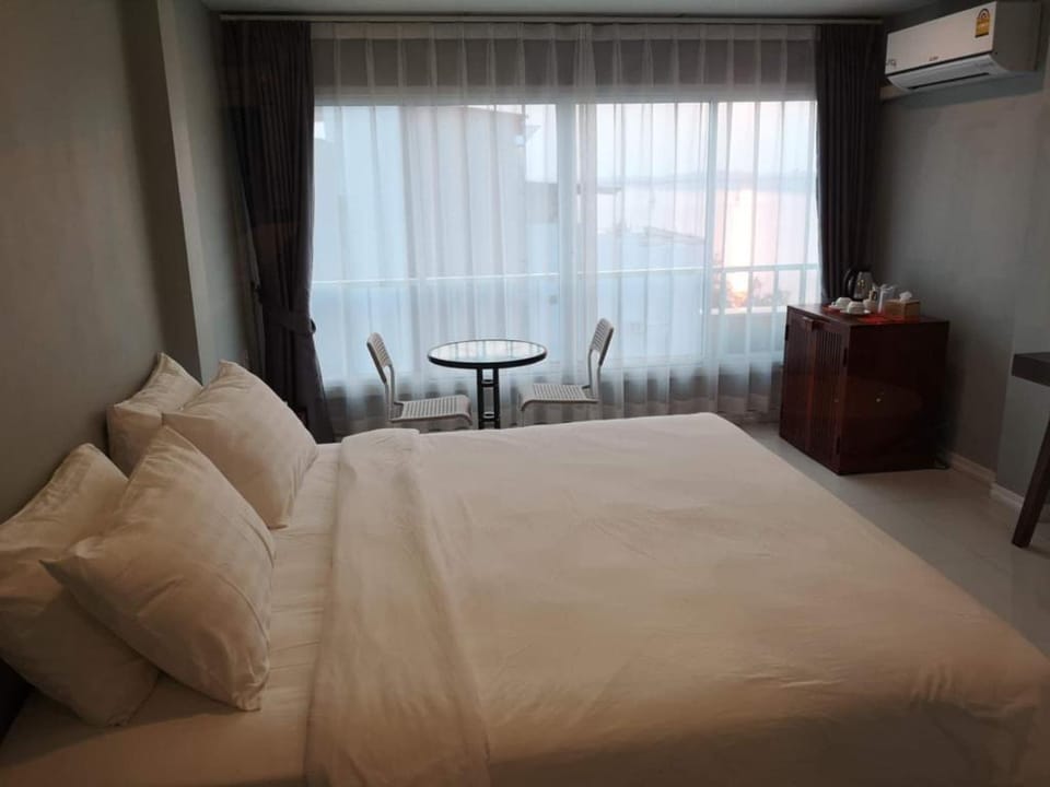 โรงแรมสามออร์ริเวอร์ไซด์ Hotel in Vientiane Prefecture, Laos