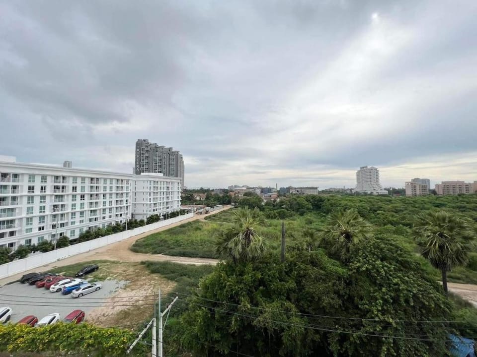 FULLY Renovated 1 Bed in Amazon Residence Apartment in Pattaya City