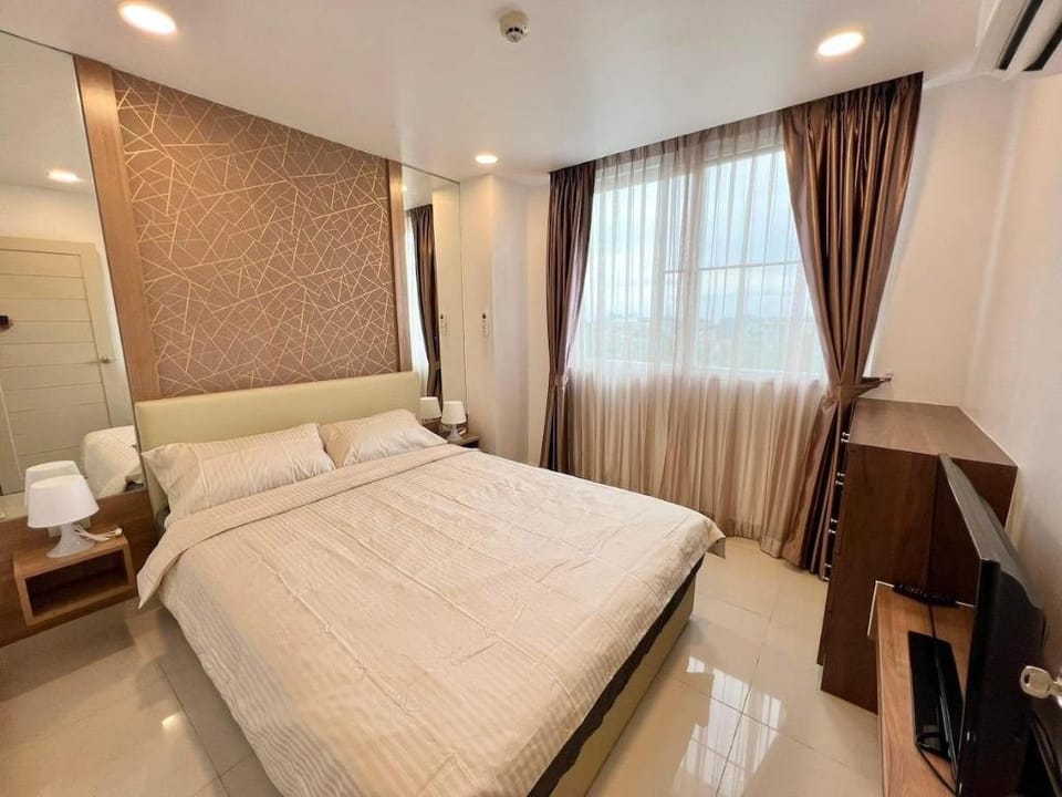 FULLY Renovated 1 Bed in Amazon Residence Apartment in Pattaya City