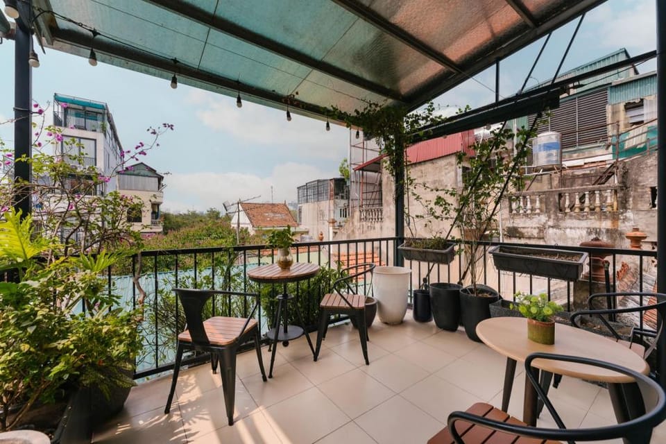 Hi.Home Bellevie–Lakeview Escape in Old Quarter Apartment in Hanoi