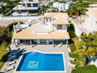 Villa Ventura Heritage Villa in Guia