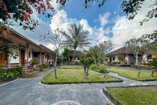 Arlina's Kintamani Hotel in Karangasem Regency