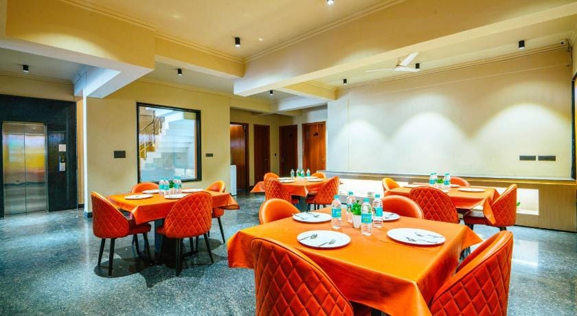 Royal City Hotel in Noida