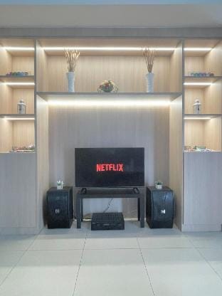 Bukit Indah Karaoke Corner 5parking Muji 4-10pax Vacation rental in Johor Bahru