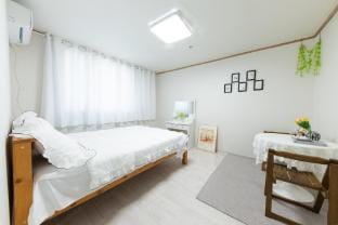 tov, quiet residential area, large garden, 3 rooms Vacation rental in Pyeongtaek-si