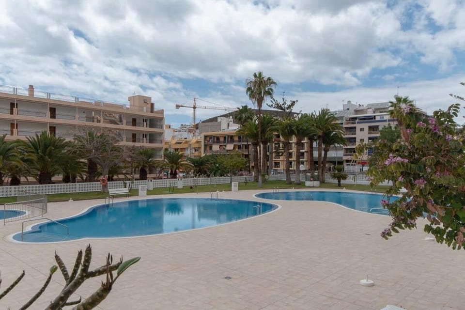 Achacay 2 bedrooms pool view Apartment in Los Cristianos