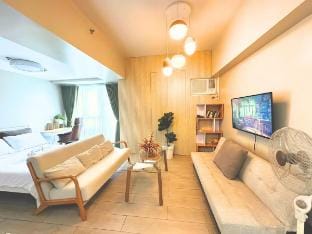 Executive Studio w/ View + Free Parking Near UPD Apartment in Marikina
