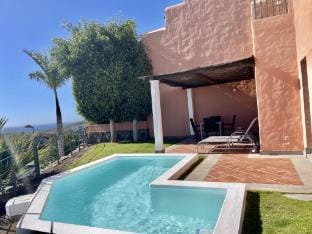 HomeForGuest Salobre Golf Villa, pool, wifi, stunning views Villa in Comarca Sur