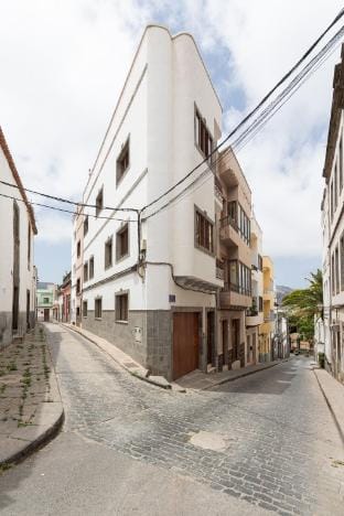 HomeForGuest NEW Duplex with Rooftop next to Arucas Cathedral Apartment in Palmas de Gran Canaria