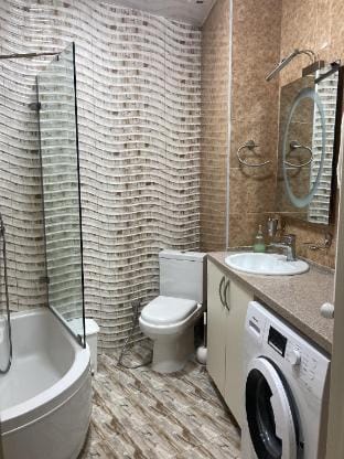 Cozy Apartment 1+1, 3 min from sea, Heroes' Alley Apartment in Batumi