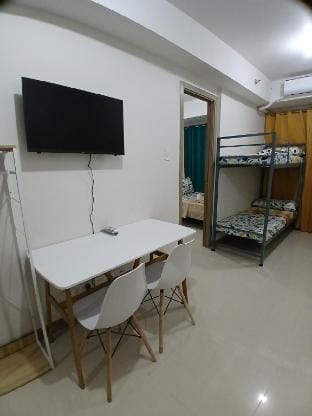 A large 1 bedroom suite- S Residence near MOA 6-02 Vacation rental in Pasay