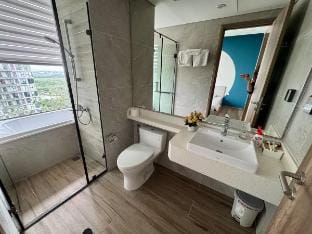Mai Kenny Homestay - 12a05a Swanlake  R2 Ecopark Vacation rental in Laos